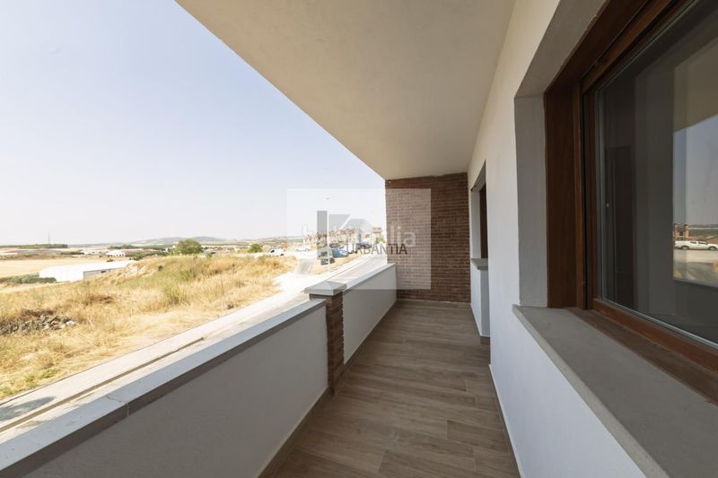 Foto f5d3836b-4f2d-40d2-8ac0-3f0a5e5b12dd. Casa adossada amb calefacció a Larraga