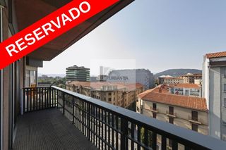 Pis  Avenida del conde oliveto. Oportunidad excepcional en pleno centro de pamplona 189 m, sépti