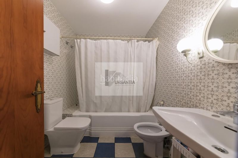 Foto b0811da2-5734-426a-b99c-76d8581bcda8. Pis amb calefacció a Segundo Ensanche Pamplona / Iruña