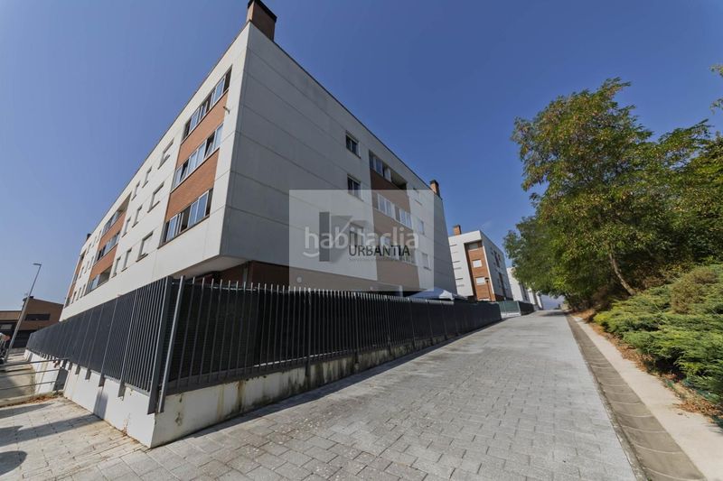 Foto eab9b86b-85f9-4ef8-b564-fdfdbd9b7fe1. Planta baixa amb calefacció aparcament a Orcoyen
