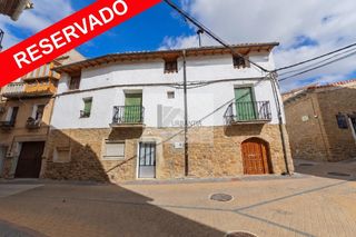 Haus  Calle sor julia ruiz. Casa de pueblo en larraga 342 m para crear una casa a tu medida
