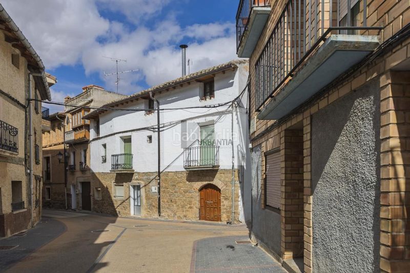 Foto f65747a2-6b3b-4a53-909c-554c44b76f85. Casa amb calefacció a Larraga