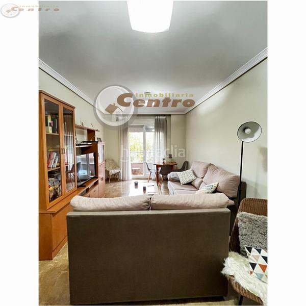 Foto 1d39683a-308f-44c5-b62f-3183f93b749e. Piso  en Industria Albacete