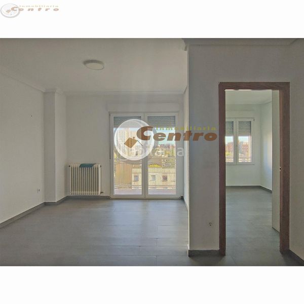 Foto 1e486af7-b961-418b-9a3a-1d09ac9b263d. Apartament amb calefacció aparcament a Hospital Albacete