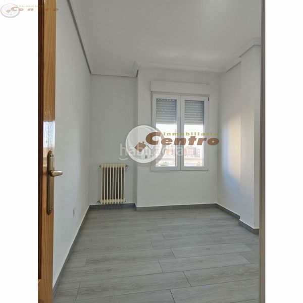 Foto e5b7f6fe-5658-452c-bee3-ff44e2a5b46d. Apartament amb calefacció aparcament a Hospital Albacete