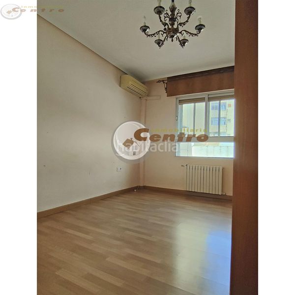 Foto 2110472c-3e25-493a-9022-8e2f6d867671. Pis amb calefacció aparcament a Feria Albacete