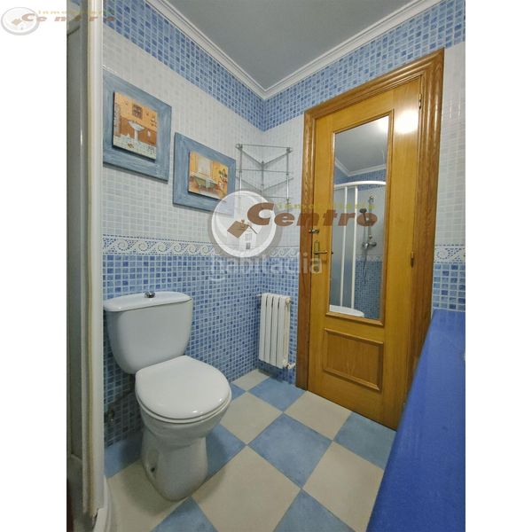 Foto ec0cdd98-1313-481b-b651-2ea38eecc33a. Pis amb calefacció aparcament a Feria Albacete