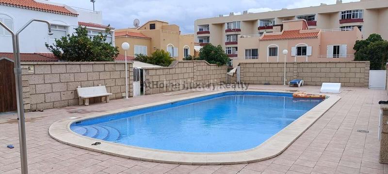 Foto b792cb84-de5e-4531-ad6a-8e667c0d6c86. Casa pareada casa en el madroñal, residencial el flamboyan, 4 hab en Adeje