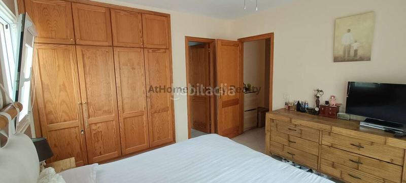 Foto b8bbff28-1130-4e59-b2bb-1b0fcd53f2f3. Casa pareada casa en el madroñal, residencial el flamboyan, 4 hab en Adeje