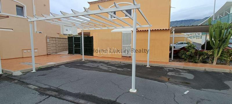 Foto e6d372de-4343-4bf6-b276-46f72b018a71. Casa pareada casa en el madroñal, residencial el flamboyan, 4 hab en Adeje