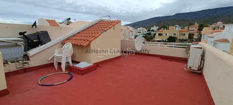 Foto f1e53eb9-8259-47b3-af7c-36a669cc68ea. Casa pareada casa en el madroñal, residencial el flamboyan, 4 hab en Adeje