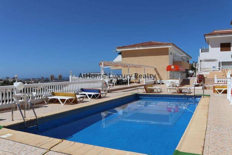 Foto 0c2e6e84-25bb-48a0-86d5-ccb8d6ff9d1d. Estudi amb piscina a San Eugenio Alto Adeje