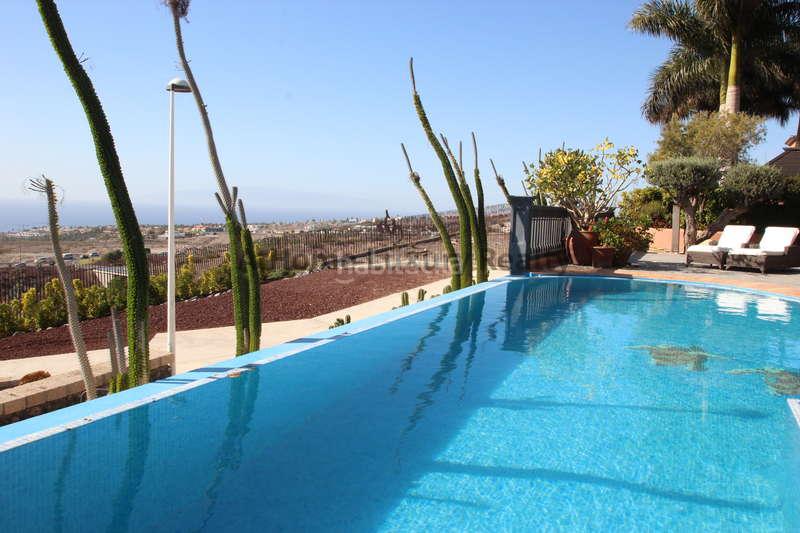 Foto 098fd6c4-e701-419d-a340-d221d0c30dd6. Chalet con parcheggio piscina in Casco Urbano Adeje