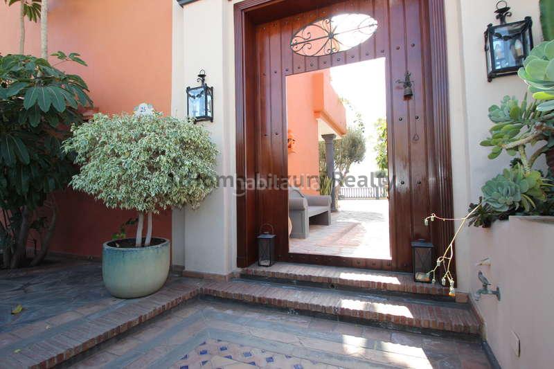 Foto 1d878f75-7ae9-4b38-84c4-6ba185d73647. Chalet con parcheggio piscina in Casco Urbano Adeje