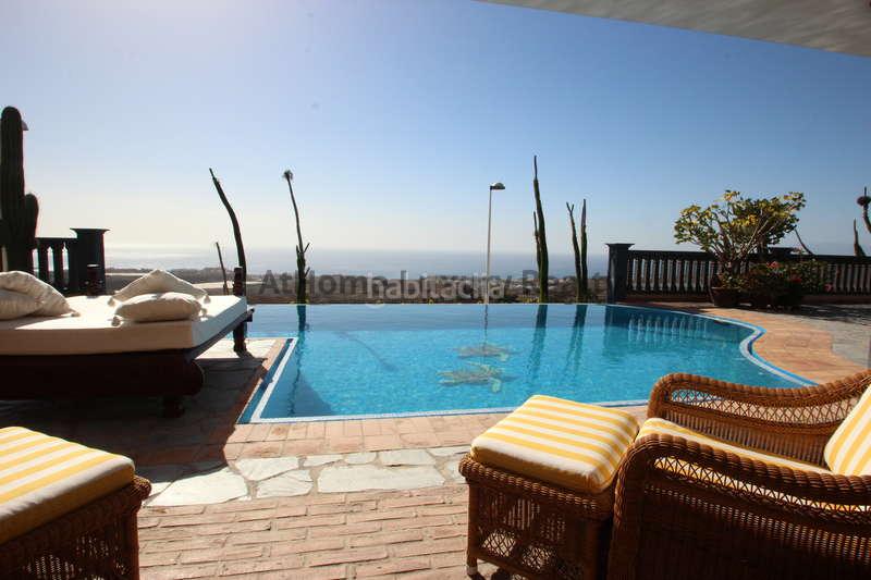 Foto 975e76ba-5074-4989-ba07-1b5d968c371d. Chalet con parcheggio piscina in Casco Urbano Adeje