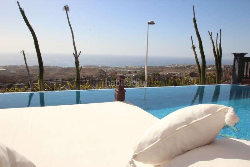 Foto b57876cc-e03f-4972-acca-1daebdf65390. Chalet con parcheggio piscina in Casco Urbano Adeje