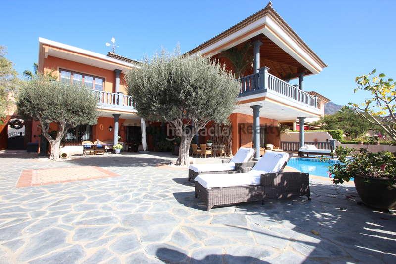 Foto e211080b-9d64-44a5-a1d0-a63b1b4529d4. Chalet con parcheggio piscina in Casco Urbano Adeje