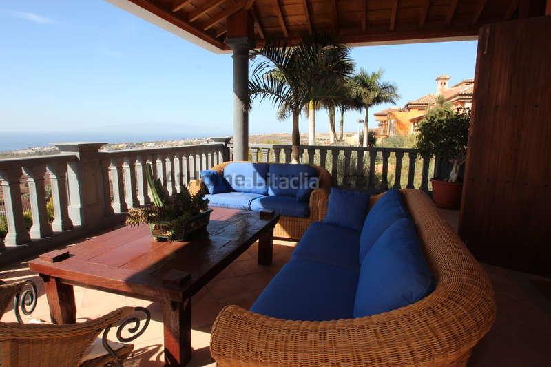 Foto e260dd46-5b4e-4d3e-8029-3171baf2c4f4. Chalet con parcheggio piscina in Casco Urbano Adeje