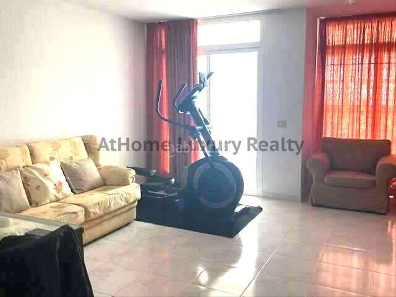 Foto afe5c16f-3484-48c8-9a60-722d6752a397. Flat with parking in La Laguna San Cristóbal de La Laguna