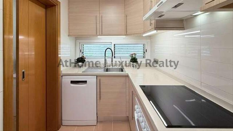 Foto 16c5e0c0-8ae1-4d89-8479-45e553fe4f44. Towny house with parking in Playa Fañabé Alto Adeje