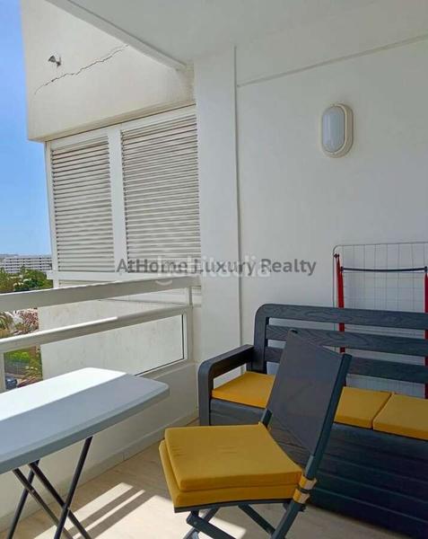 Foto 203f57db-657e-4285-b312-5f3128849f68. Estudio apartahotel ponderosa, recién reformado, vistas al mar, studio reformado en playa de las americas, tenerife sur. en Adeje