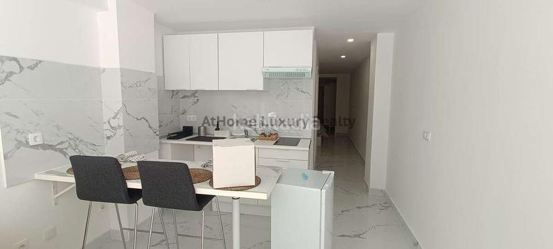 Foto c5d9c066-0a82-4c99-b104-e7225c529be8. Apartamento complejo ponderosa, varios apartamentos en planta baja reformados de una habitación , todo nuevo a estrenar en Adeje