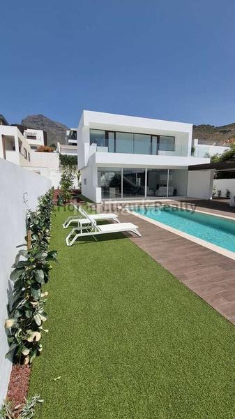 Foto 56cd02f2-7e42-4dda-a0f5-9ae3f3639fc3. Chalet avec parking piscine dans Casco Urbano Adeje