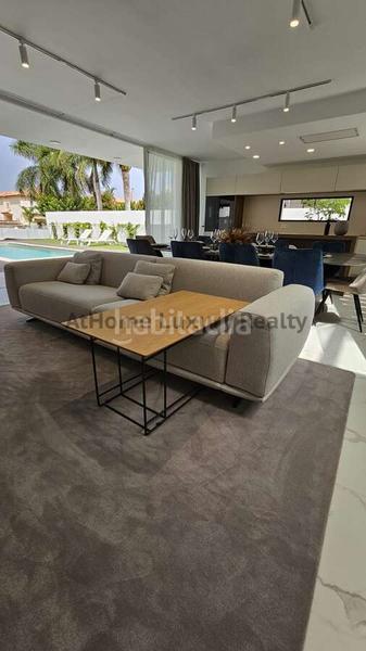 Foto 743da789-5182-48da-8a84-bc2e4e524b43. Chalet avec parking piscine dans Casco Urbano Adeje