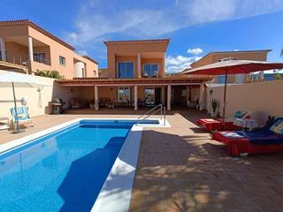 Casa aparellada a Puerto de Santiago. Gran oportunidad de vivir en unas villas de lujo lajas de los ch