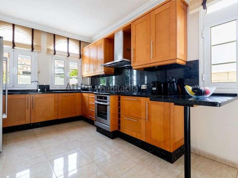 Foto 151ea018-6aee-4d50-a11d-0fd68a13d0b7. Chalet con parcheggio piscina in Casco Urbano Adeje