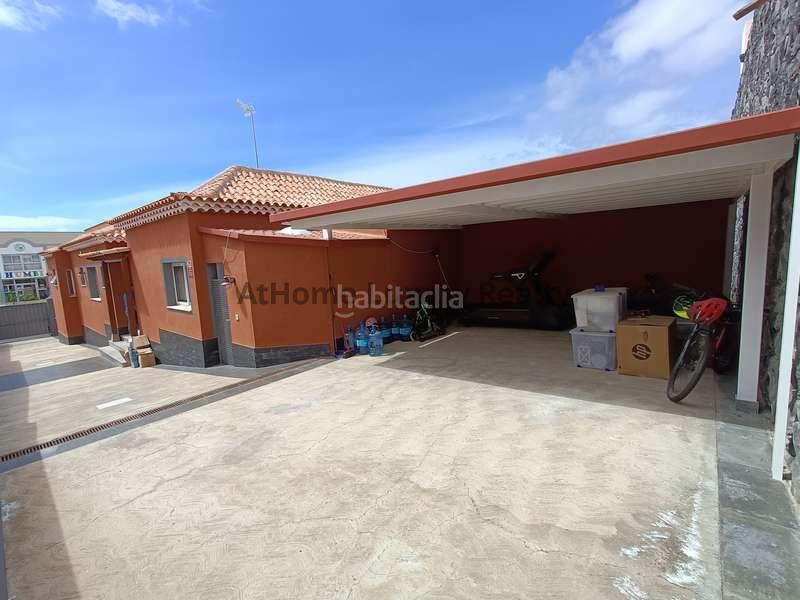 Foto 2234638e-49cf-484d-8432-9e719365cfd2. Chalet bajada de preció.villa en el madroñal recién reformada,3 habdespacho, piscina privada. enfrente del colegio internacional costa ad en Adeje