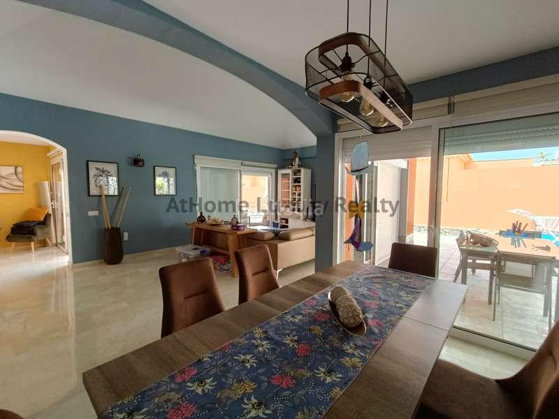 Foto 33808614-8117-431f-98a4-89eaa682cc1b. Chalet bajada de preció.villa en el madroñal recién reformada,3 habdespacho, piscina privada. enfrente del colegio internacional costa ad en Adeje