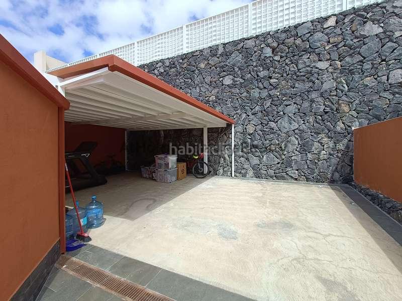 Foto a257d26b-e3c5-456c-b44f-b70e9f4ecf30. Chalet bajada de preció.villa en el madroñal recién reformada,3 habdespacho, piscina privada. enfrente del colegio internacional costa ad en Adeje