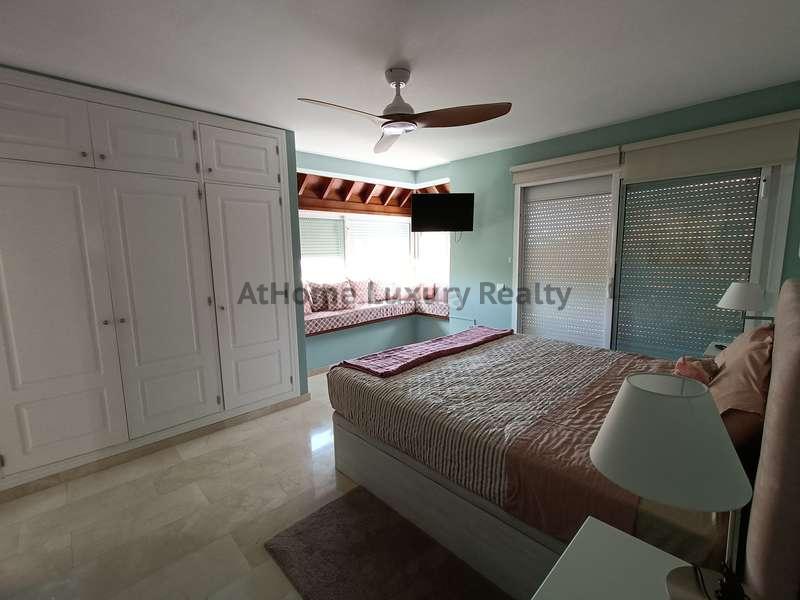 Foto c6ec671d-3184-4f9c-83d3-6e18050edb34. Chalet bajada de preció.villa en el madroñal recién reformada,3 habdespacho, piscina privada. enfrente del colegio internacional costa ad en Adeje