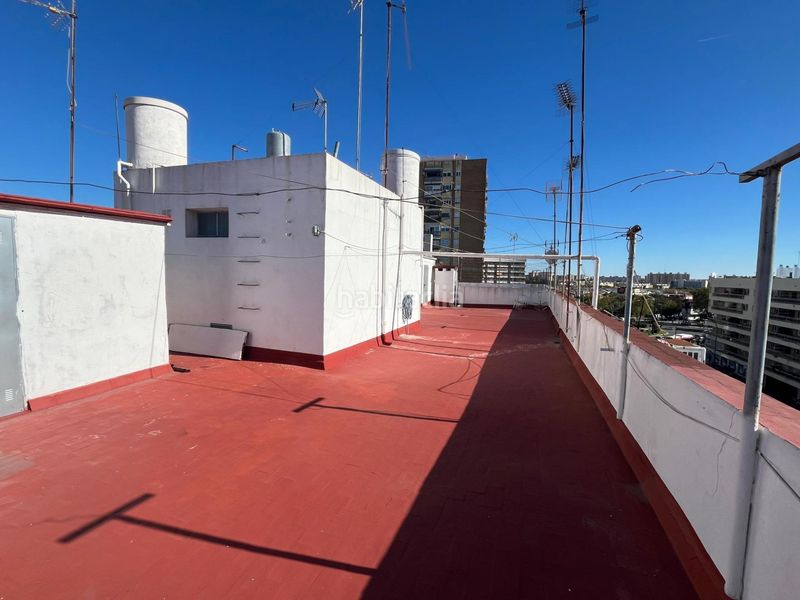 Foto d77e803a-1507-4d3a-adbe-459214aee585. Pis a Barrio del Nervión Sevilla