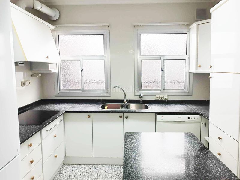 Foto d2248643-11b2-4595-b285-5113169ee45e. Pis a Ciudad Jardín Sevilla