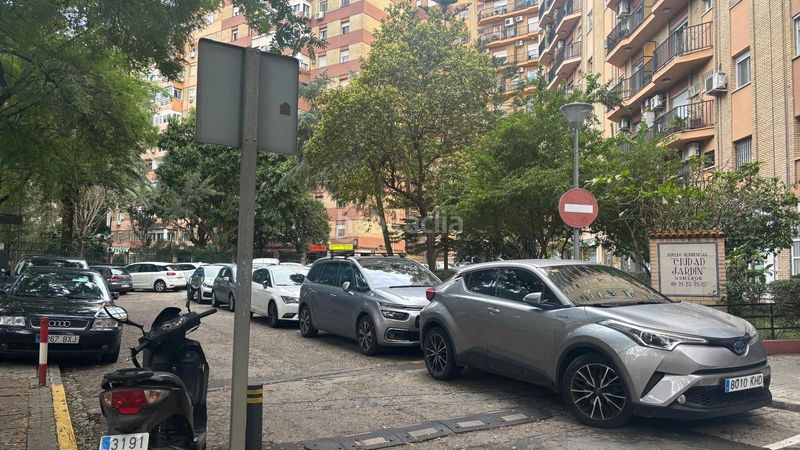 Foto ce241234-9afa-4d31-a8bd-0a5b4f29efa2. Pis amb aparcament a El Plantinar - Avda. La Paz - El Juncal Sevilla