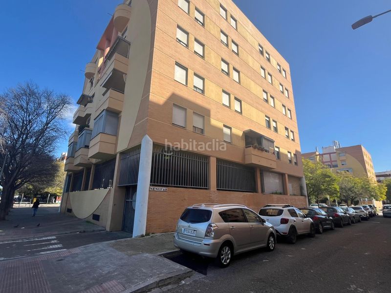 Foto f0a272c9-3b3d-47cb-8660-509349d7ad0c. Local comercial a La Oliva Sevilla