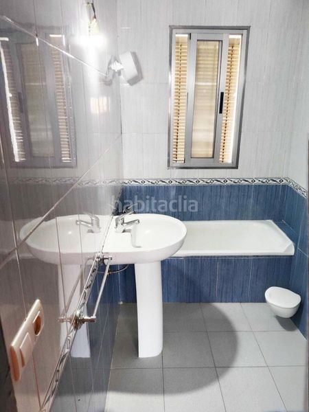 Foto db219b3b-3859-4729-bd5c-0a2da2ab517a. Pis amb aparcament a Isla Chica Huelva