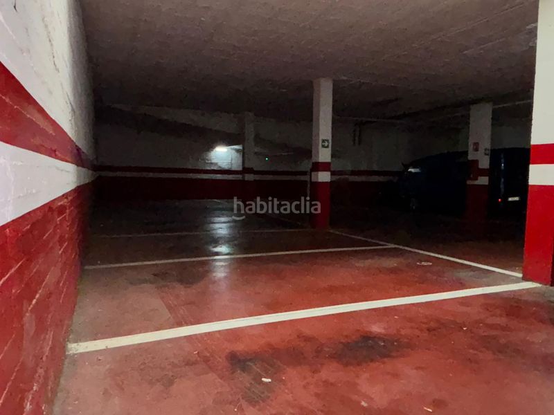 Foto f84bf2aa-ac2b-4147-900c-5cb85cbb8a84. Aparcament cotxe a Ciudad Jardín Sevilla