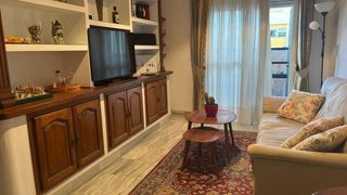 Miete Etagenwohnung in Ciudad Jardín. Piso en alquiler en nervión sevilla  disponible desde julio de 2