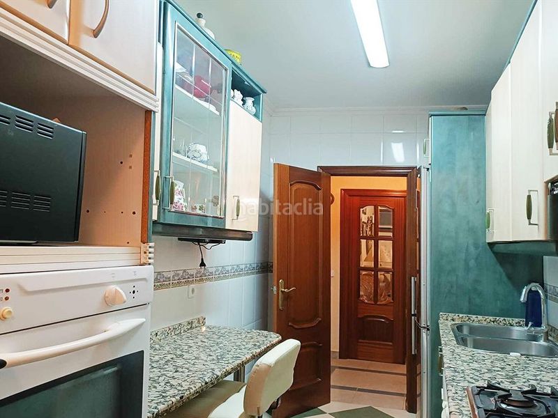 Foto 4e33125c-de85-4ab7-bdac-b40dd5fb96f7. Pis a La Buhaira Sevilla