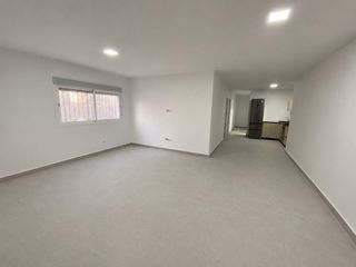 Rent Flat  Calle calle ocho de marzo. Se alquila este maravilloso piso en c 8 de marzo