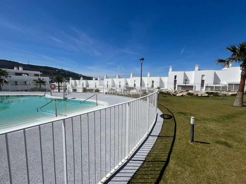 Foto 2a1ad7ba-b2e2-45c7-bd16-069d036919c5. Apartament amb aparcament piscina a Barbate Barbate