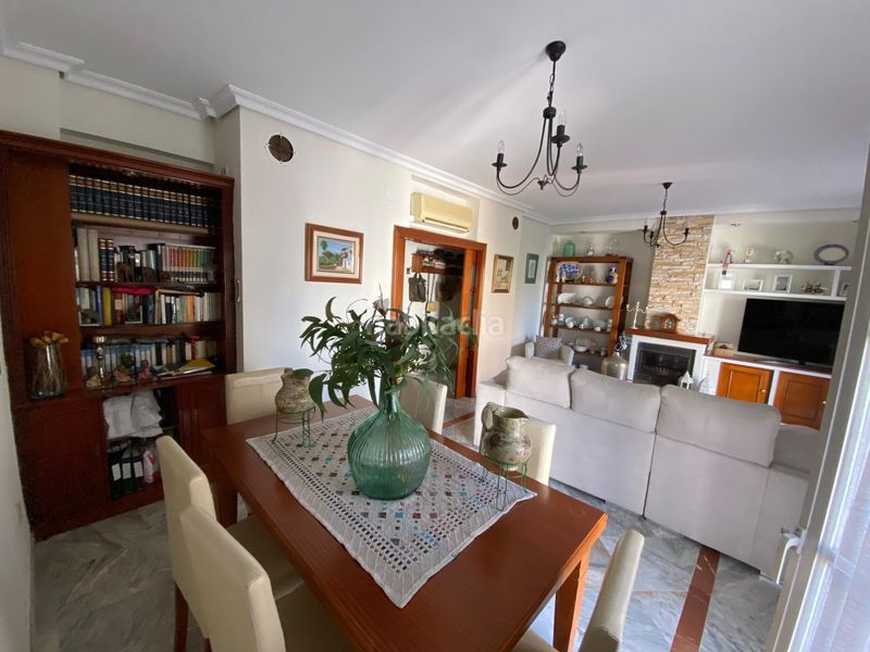 Foto b7af3b3b-2c46-4bb2-b2b9-be5c90792861. Casa amb calefacció a El Cerro Sevilla