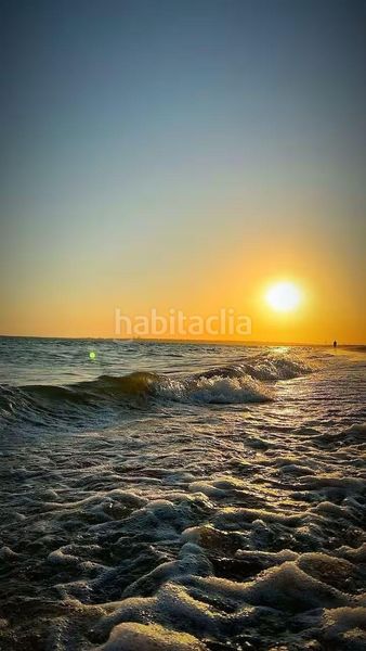 Foto d856c1fc-71e2-4736-9e24-72c60f463528. Casa aparellada amb aparcament piscina a Lepe