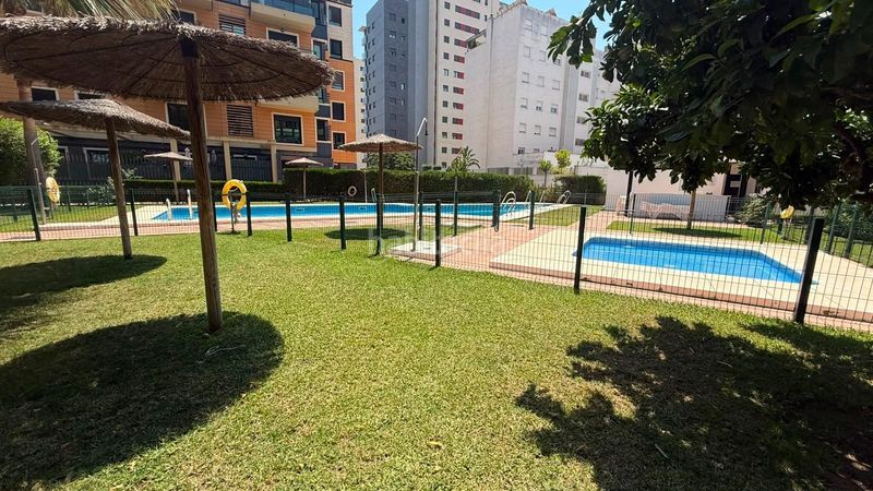 Foto 55232d17-20cf-4b8a-8e7d-aaecbb19c1c2. Pis amb calefacció aparcament piscina a Pedro Salvador - Las Palmeritas Sevilla