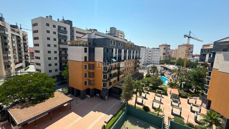 Foto c8f9e555-b556-4bd3-ac25-ddd8bacf0fff. Pis amb calefacció aparcament piscina a Pedro Salvador - Las Palmeritas Sevilla