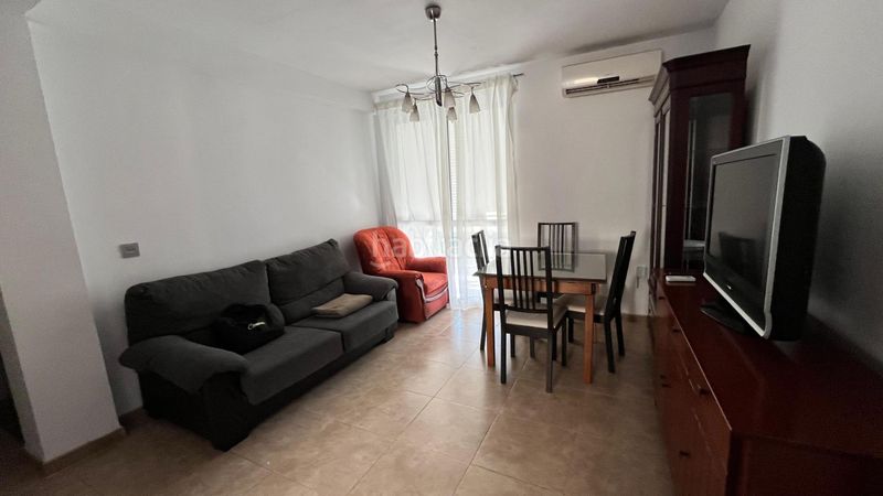 Foto ae9ebfa1-9bf3-47b8-91f4-448019fdc001. Rent flat in El Plantinar - Avda. La Paz - El Juncal Sevilla