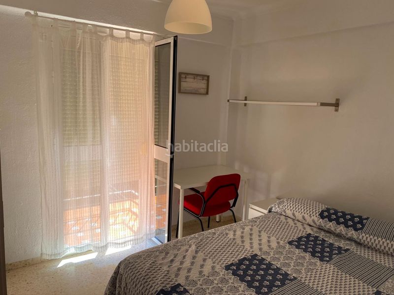 Foto fd35664a-7eb4-49ee-95bb-cb67e7a15e37. Lloguer pis a El Plantinar - Avda. La Paz - El Juncal Sevilla